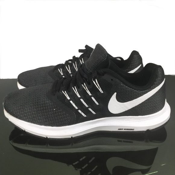 Nike Shoes - NIKE WOMEN RUN SWIFT RUNNING SHOE size 9.5